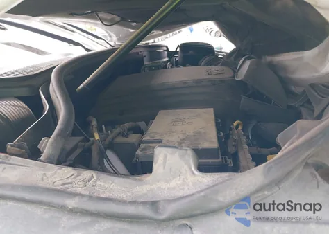 2015 Jeep Grand Cherokee Overland z USA, uszkodzony, nr VIN 1C4RJFCT0FC676968